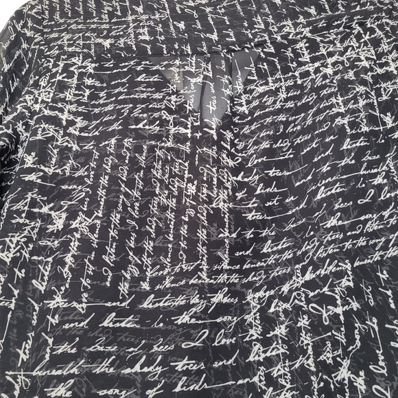 2/$30 🌻 | Reitmans | Script Patterned Blouse - Picture 10 of 16